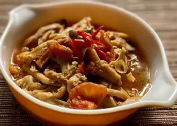 Pedasnya Nampol! Tumis Jamur Tiram Kuah Pedas Inspirasi Menu Sahur yang Bikin Melek