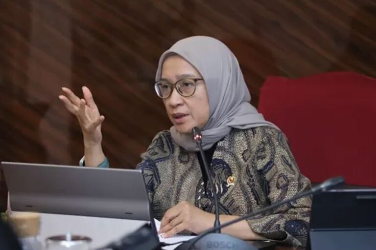 Penataan Tenaga Honorer untuk Meningkatkan Kualitas Birokrasi MenPANRB Rini Pemda Harus Aktif
