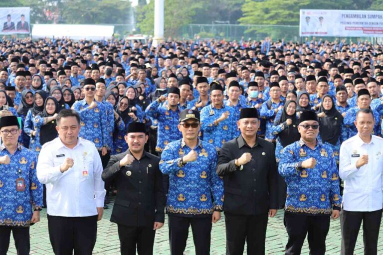 Prof Zudan Lantik dan Serahkan SK 9051 PPPK Pemkab Bekasi Tahun Pengadaan 2024