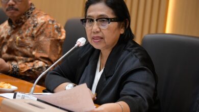 Ribuan Nakes Honorer Daerah Tidak Masuk Database BKN Komisi IX DPR RI Pemda Harus Tanggung Jawab