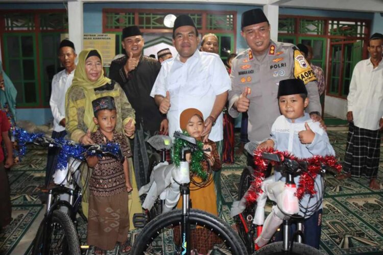 Safari Ramadhan di Desa Kawengan Jepon Blora Dari Doorprize 3 Unit Sepeda Hingga Dana Bantuan Rp3 M