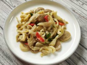 Sat-Set Gak Pake Lama! Tumis Jamur Tiram Pentol Bakso Ide Menu Sahur Praktis dan Bergizi