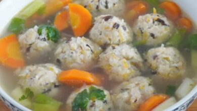 Sup Bola-Bola Ayam Kuah Bening Ide Menu Sahur Bergizi Disukai Seluruh Keluarga