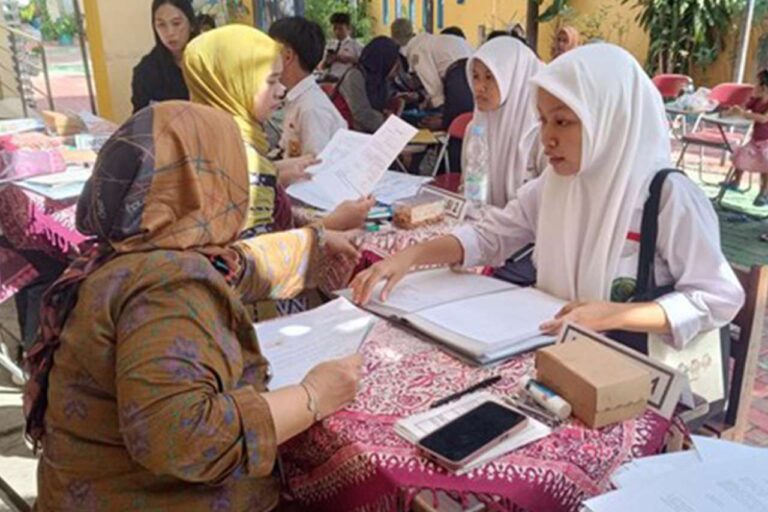 Tak Ada Lagi Zonasi! Mendikdasmen Abdul Mu'ti Resmi Tetapkan 4 Jalur SPMB Tahun 2025