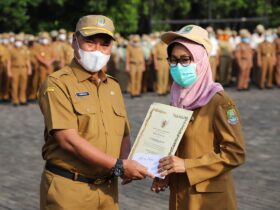 Tanpa SK Inpassing! Kemendikdasmen Beri Tunjangan Guru Non ASN Rp2 Juta Per Bulan Cek Syaratnya