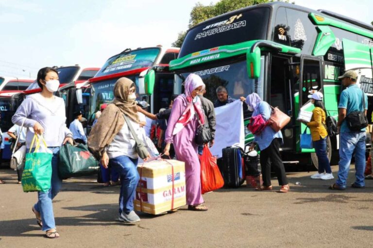 Tips Mudik Lebaran Tetap Aman dan Nyaman Selama di Perjalanan Bagi Pengguna Transportasi Umum