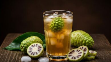 4 Cara Mengolah Mengkudu Menjadi Minuman Sehat Menyegarkan Rasa Pahit Jadi Manfaat