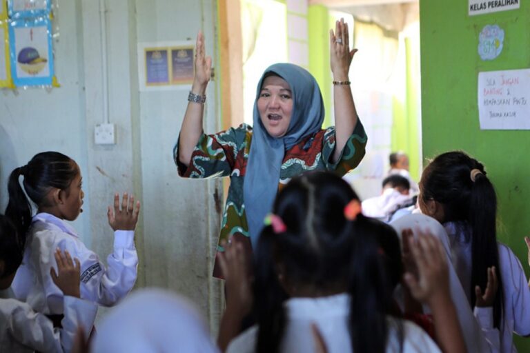 Gaji Guru Sekolah Rakyat Bakal Lebih Gede dari PNS dan PPPK Gus Ipul Sudah Ada Angkanya