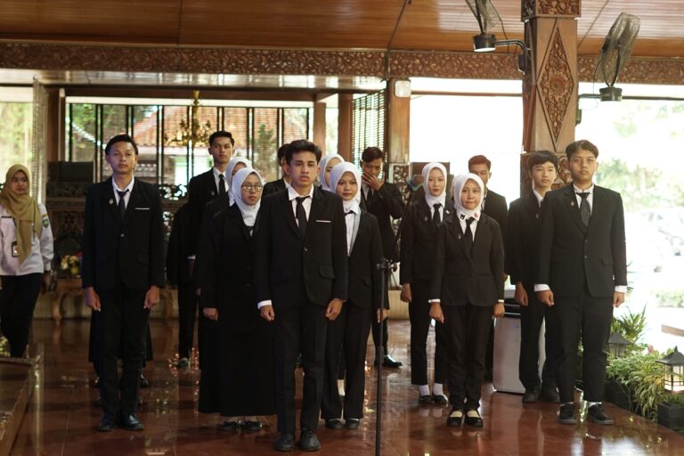 Pengukuhan Forum GenRe Blora Periode 2025–2026, Bupati Arief Rohman Ajak Remaja Jadi Agen Perubahan