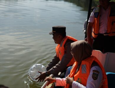 Pemkab Blora Tebar 32 Ribu Ekor Benih Ikan