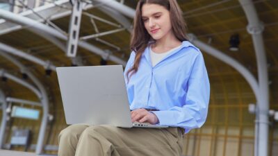 Cocok Untuk Semua Kalangan! Laptop AI 2025 Terbaik ASUS Vivobook S14 Series, Harga Umum Performa Maksimum