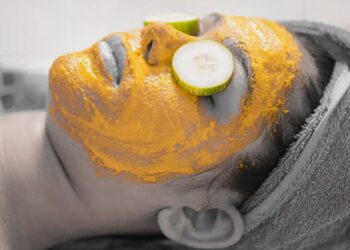 Mengatasi Jerawat dan Penuaan Dini 5 Resep Masker Kunyit Sederhana untuk Mengatasi Permasalahan Kulit