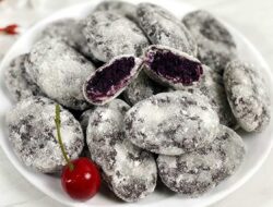 Kue Gemblong Ketan Hitam Kenyal dan Lembut Kreasi Jajanan Khas Masa Kecil yang Menggoda Kenangan