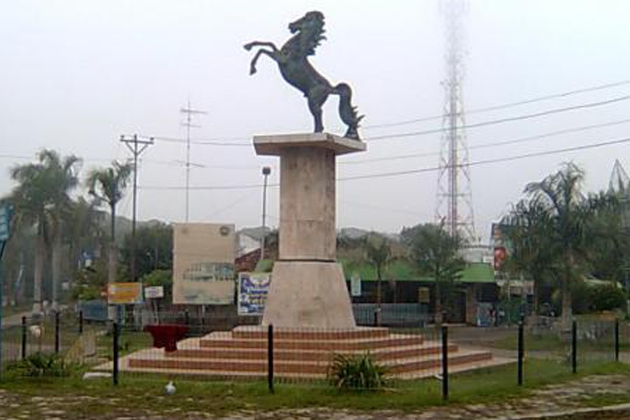 Monumen Ronggolawe atau Tugu Jaran Cepu