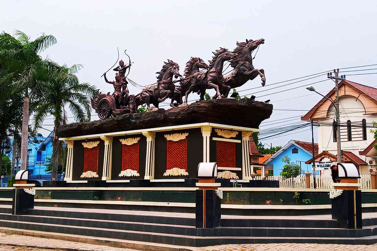 Patung Arjuna Wiwaha Cepu