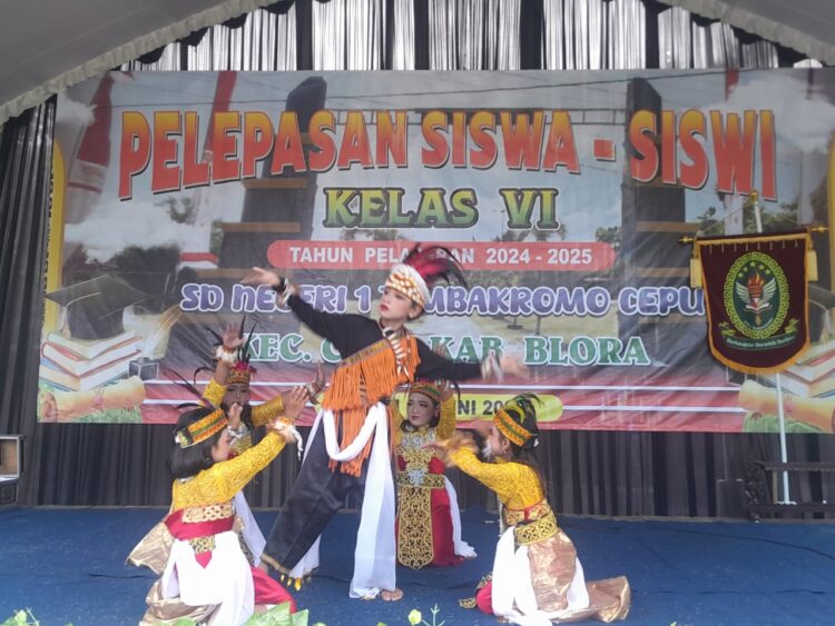 SDN 1 Tambakromo Moncer Gelar Pelepasan Siswa