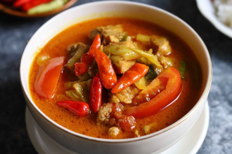 Segar dan Gurih Tongseng Ayam Pedas Berkuah Kelezatan Dibalik Cita Rasa yang Autentik