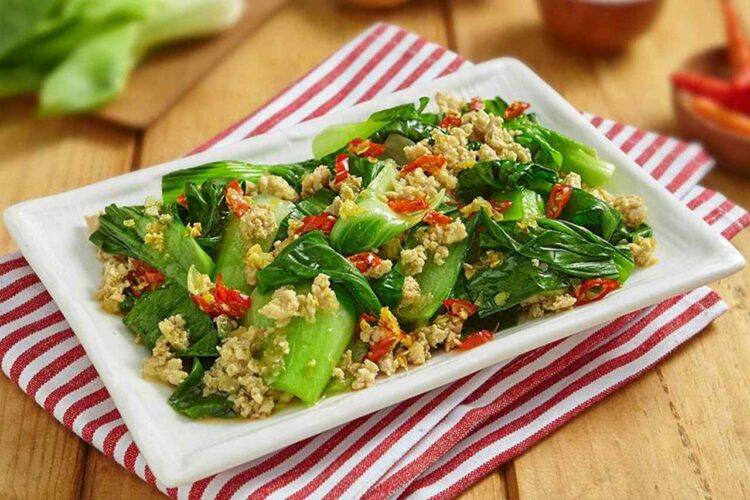 Tumis Sawi Campur Telur Orak Arik Ide Menu Malam yang Praktis Sehat dan Lezat