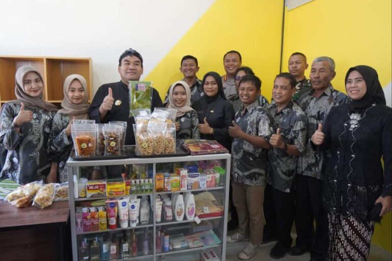 295 Koperasi Merah Putih Blora Resmi Diluncurkan Bupati Blora Mendorong Pertumbuhan Ekonomi Pedesaan