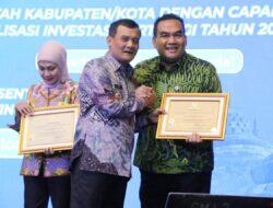 Capaian Nilai Investasi Tertinggi Bupati Blora Terima Penghargaan CJIBF 2025