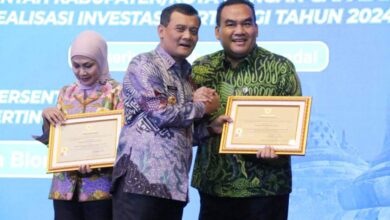 Capaian Nilai Investasi Tertinggi Bupati Blora Terima Penghargaan CJIBF 2025