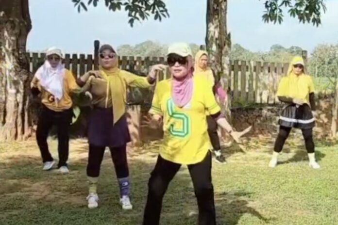 Cik Gu Sinta Mentor Senam Blora yang Bikin Keringat dan Ketawa Tumpah Ruah