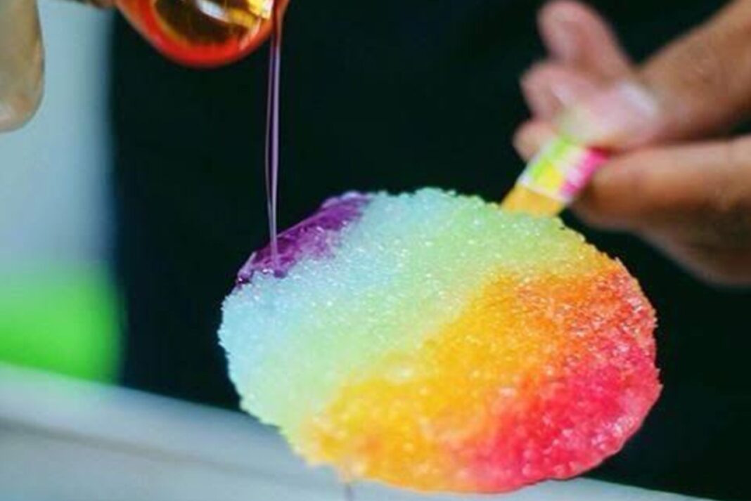 Kelezatan yang Menggugah Kenangan Es Gosrok Jajanan Es Legendaris dengan Warna-Warni yang Bikin Meleleh