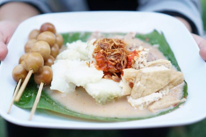 Lentog Tanjung Kuliner Legendaris Kota Kudus dengan Cita Rasa Harmonis yang Memikat Lidah