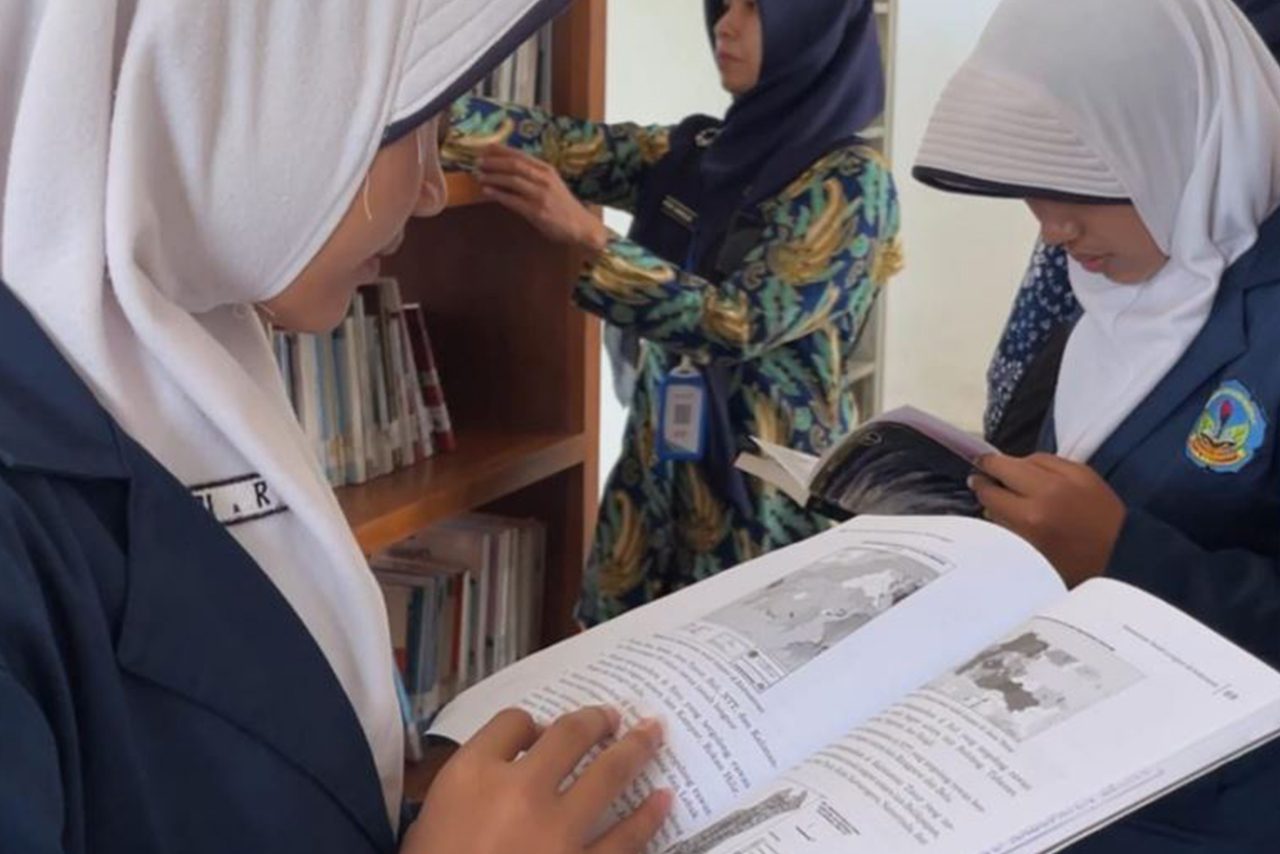 OSIS SMP Negeri 1 Todanan Kunjungi DPK Blora Bangkitkan Semangat Literasi Pelajar