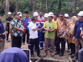 Potensi Cuan Gede Bahlil Izinkan Warga Nambang Minyak Sumur Tua di Blora