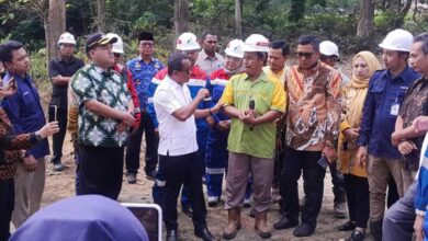 Potensi Cuan Gede Bahlil Izinkan Warga Nambang Minyak Sumur Tua di Blora