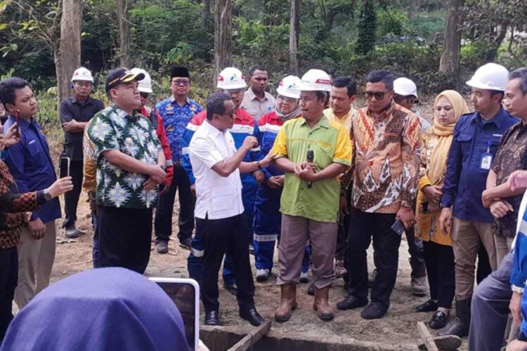 Potensi Cuan Gede Bahlil Izinkan Warga Nambang Minyak Sumur Tua di Blora