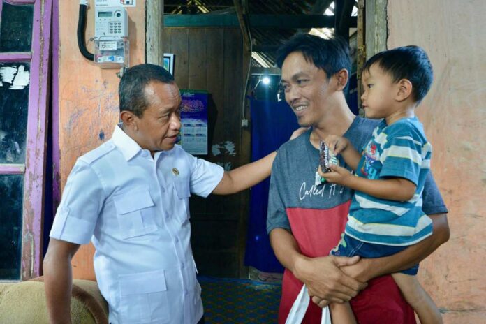 Program Pasang Listrik Gratis di Blora Menteri ESDM Pastikan Akses Merata