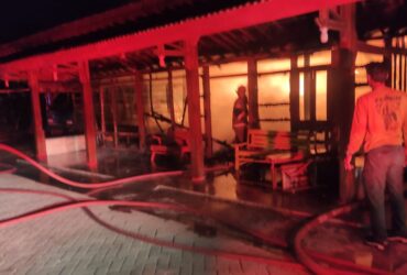 Rumah Lansia di Desa Brumbung Blora Terbakar Diduga Akibat Korsleting
