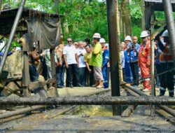 Sinyal Produksi Migas Menguat Bahlil Tinjau Sumur Tua di Blora