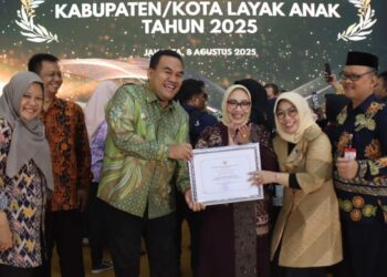 Blora Raih Penghargaan KLA Kategori Nindya, Naik Peringkat dari Tahun Sebelumnya 3 Blora Raih Penghargaan KLA Kategori Nindya Naik Peringkat dari Tahun Sebelumnya