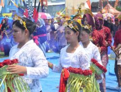 Desa Kentong Bikin Karnaval Desa Terpadat 2025 Ratusan Warga Tumplek Blek