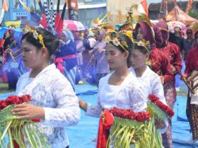Desa Kentong Bikin Karnaval Desa Terpadat 2025 Ratusan Warga Tumplek Blek