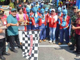 Dilepas Bupati Blora Gerak Jalan Cepu Tingkat SMA Umum Tahun 2025 Berlangsung Meriah