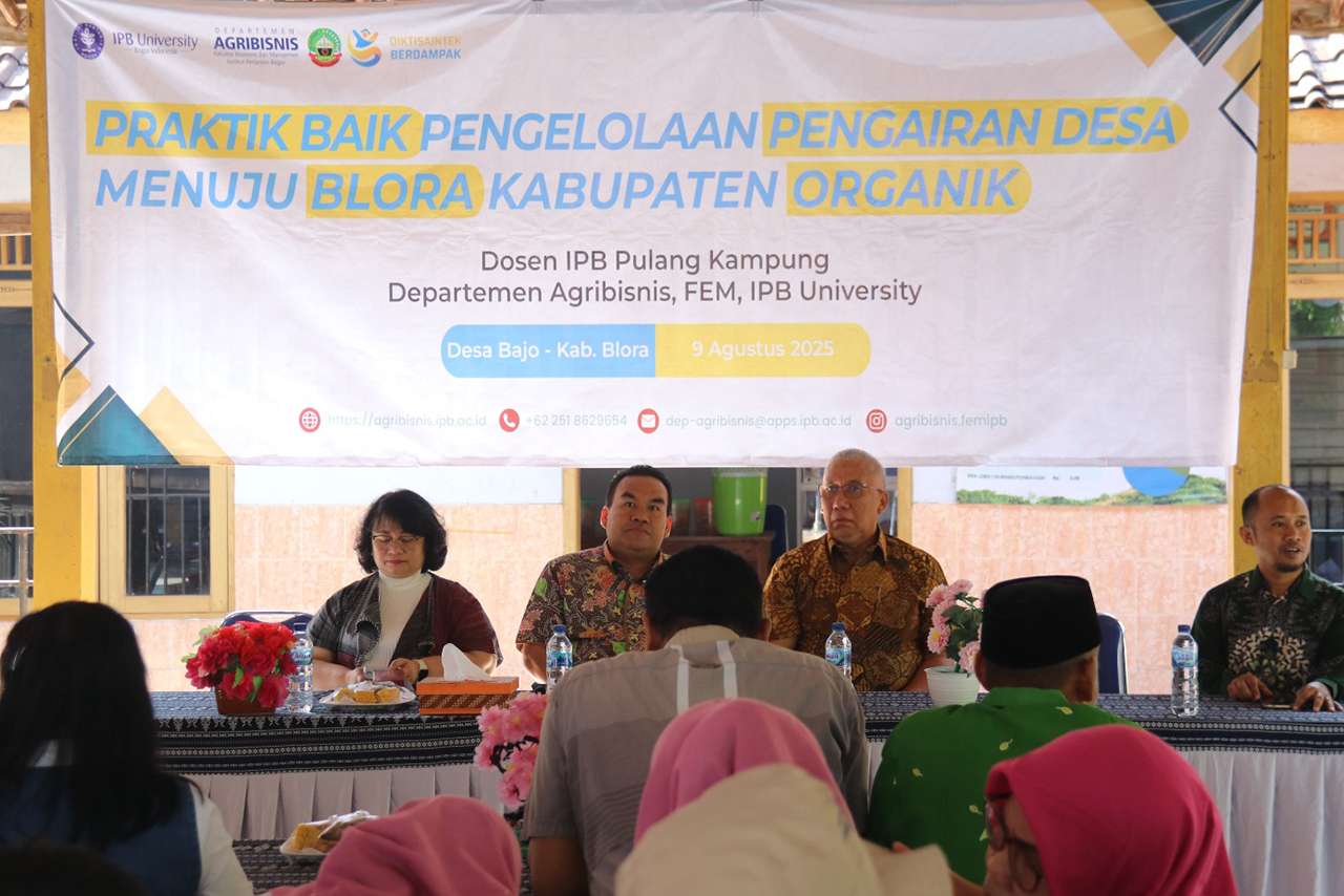 Dukung Blora Menuju Kabupaten Organik Dosen IPB University Pulang Kampung Beberkan Ilmu Irigasi untuk Lahan Kering