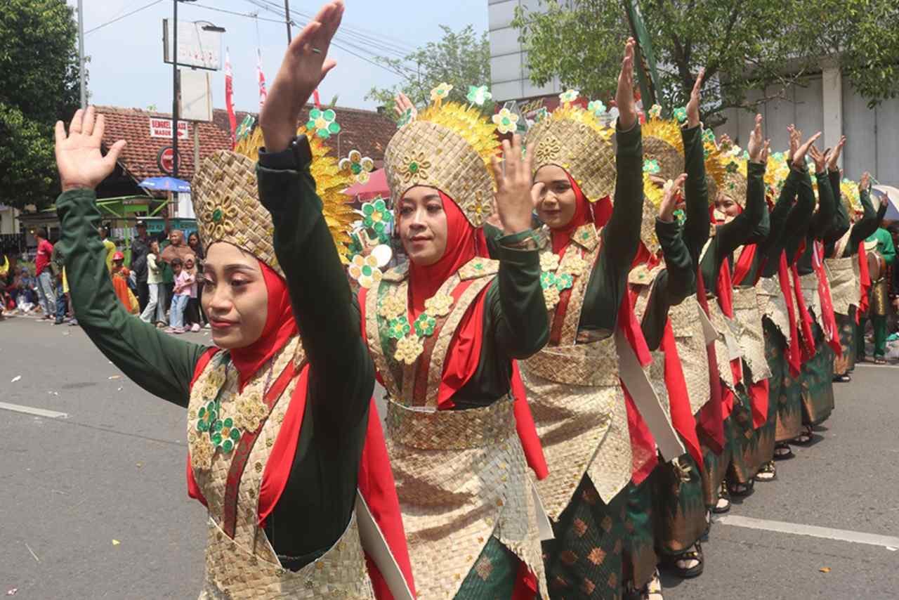 Karnaval Blora 2025 Tingkat SMA Umum Makin Seru Memikat Antusias Ribuan Masyarakat 2