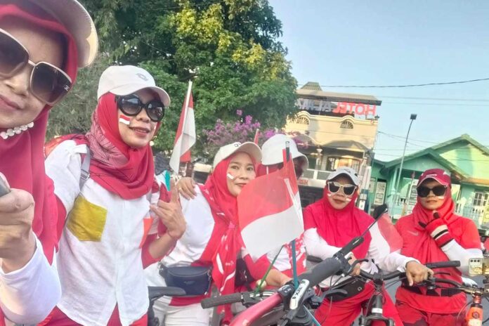 Kibarkan Semangat Kayuh Sepeda Goyang Senam