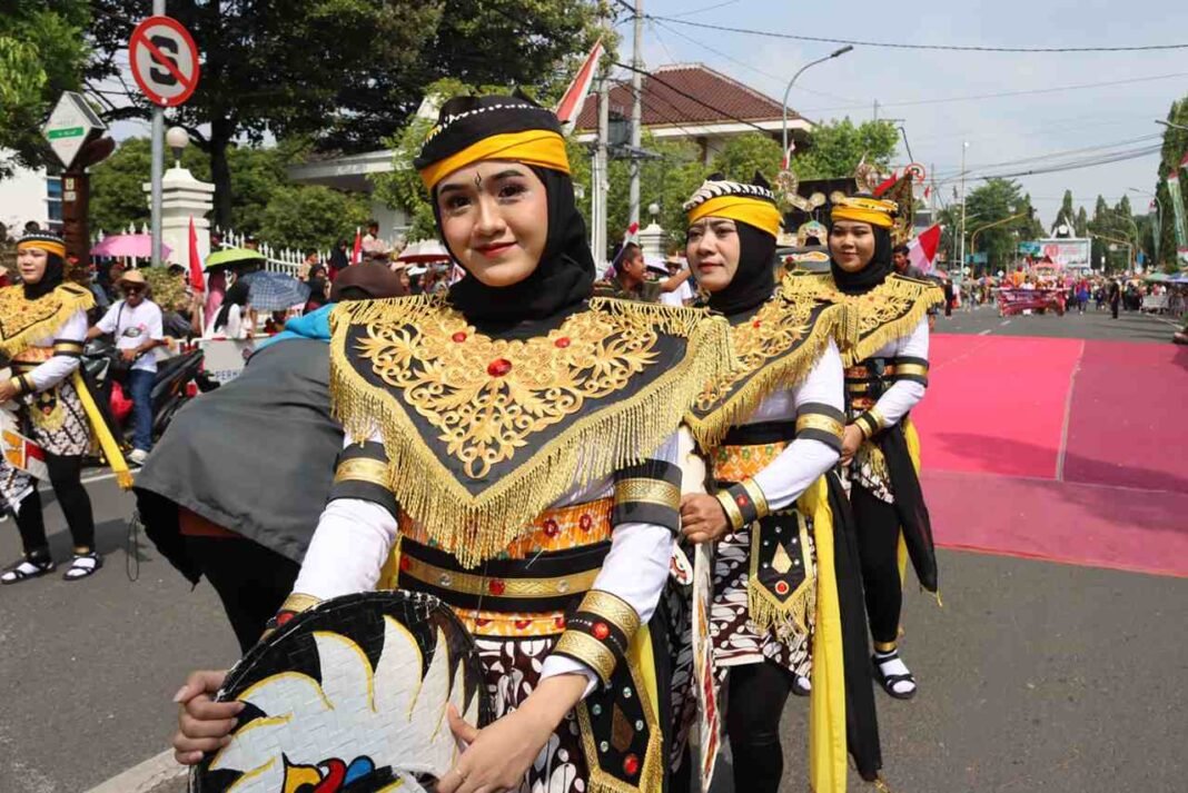 Pawai Karnaval Blora 2025 Digelar Meriah Ribuan Orang Padati Jalan