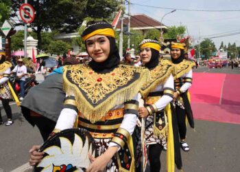 Pawai Karnaval Blora 2025 Digelar Meriah Ribuan Orang Padati Jalan