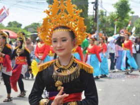 Peserta Karnaval Drumband Merapat Ini Dia Daftar Juara Karnaval Cepu 2025 Tingkat SMA dan Umum