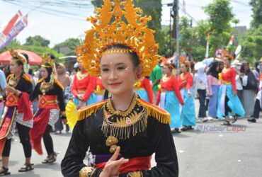 Peserta Karnaval Drumband Merapat Ini Dia Daftar Juara Karnaval Cepu 2025 Tingkat SMA dan Umum
