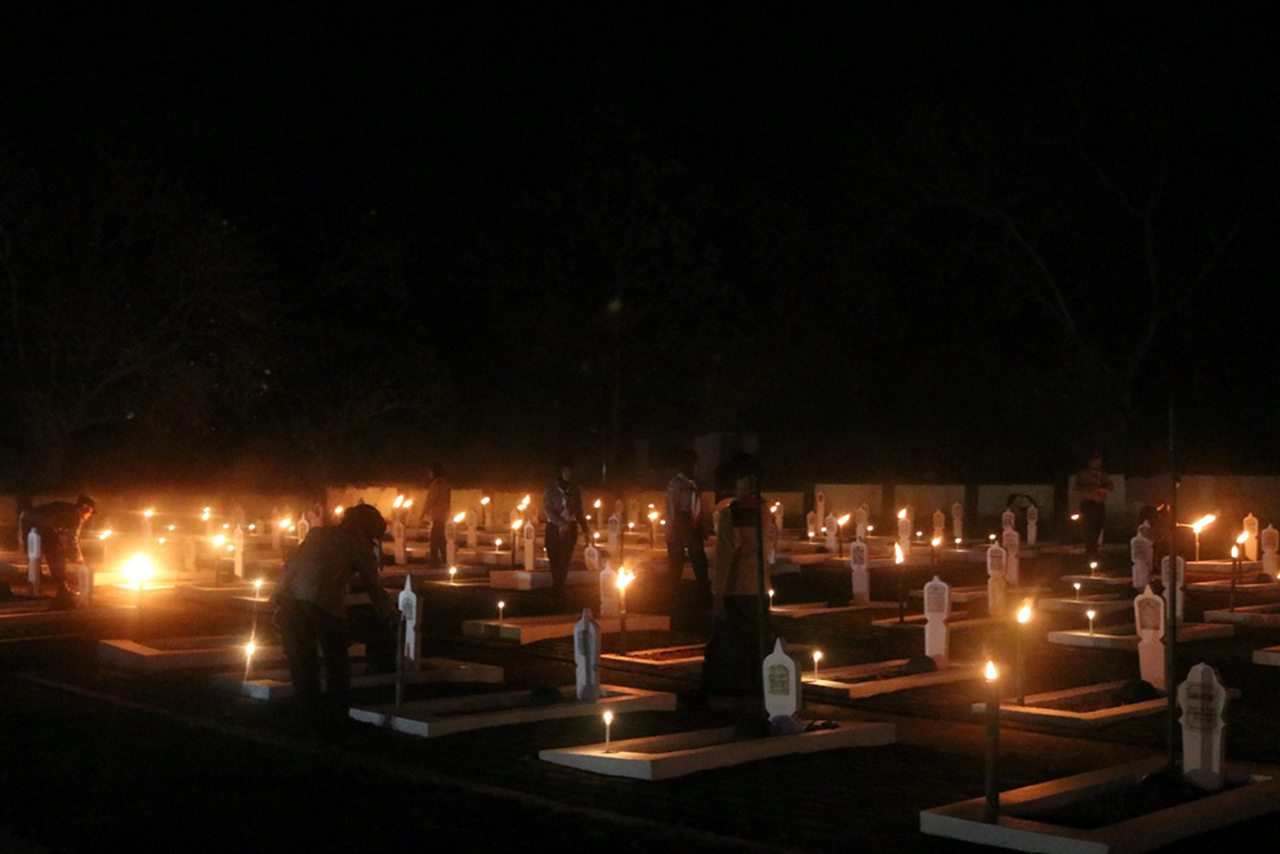 Tradisi Renungan Suci di Malam HUT RI Tak Sekedar Nyala Obor