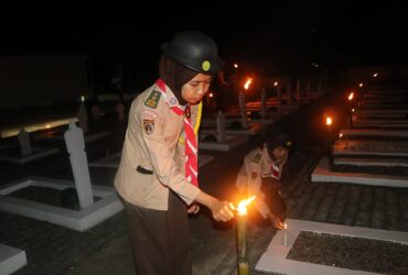 Tradisi Renungan Suci di Malam HUT RI Tak Sekedar Nyala Obor