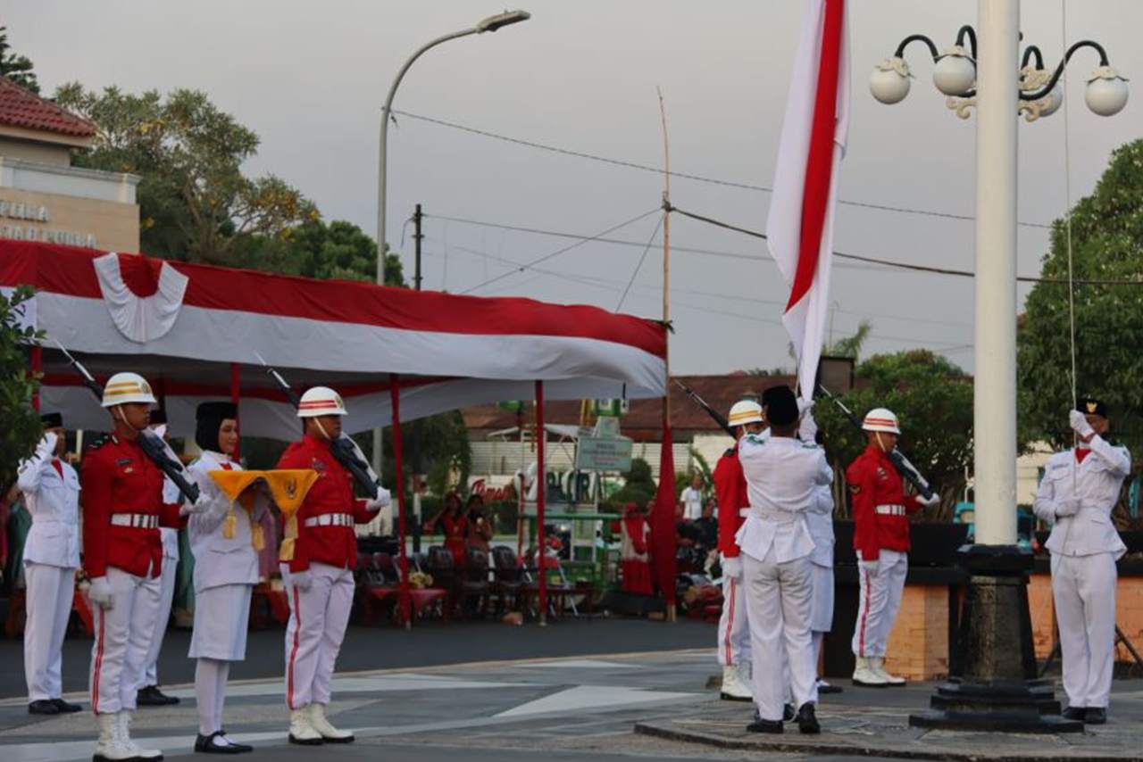 Upacara Pengibaran dan Penurunan Bendera Pusaka HUT Ke-80 RI di Blora