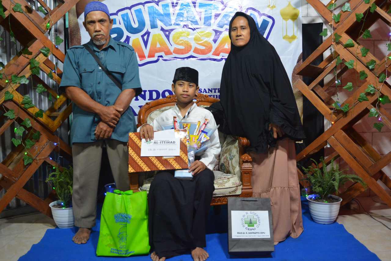 Gandeng Tenaga Medis RSUD Cepu Ponpes Al-Ittihad Sukses Gelar Sunatan Massal 2025 3